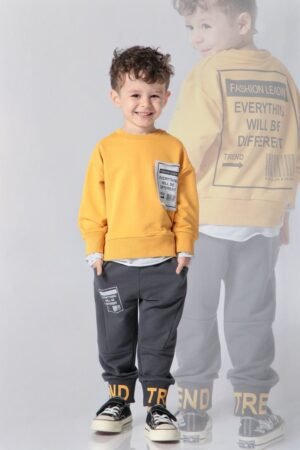 Vaikiškas kostiumėlis (kelnės ir megstinis)